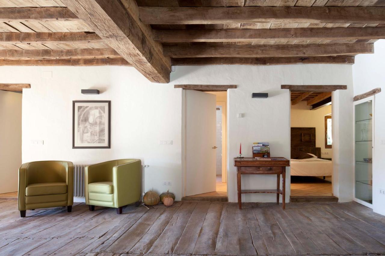 B&B La Rectoria De Sant Miquel De Pineda ซานต์เฟลิอู เด ปายารอลส์ ภายนอก รูปภาพ