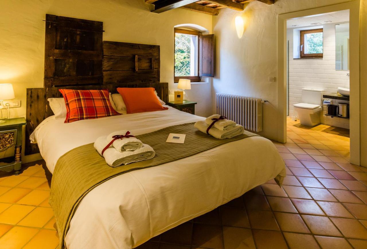 B&B La Rectoria De Sant Miquel De Pineda ซานต์เฟลิอู เด ปายารอลส์ ภายนอก รูปภาพ